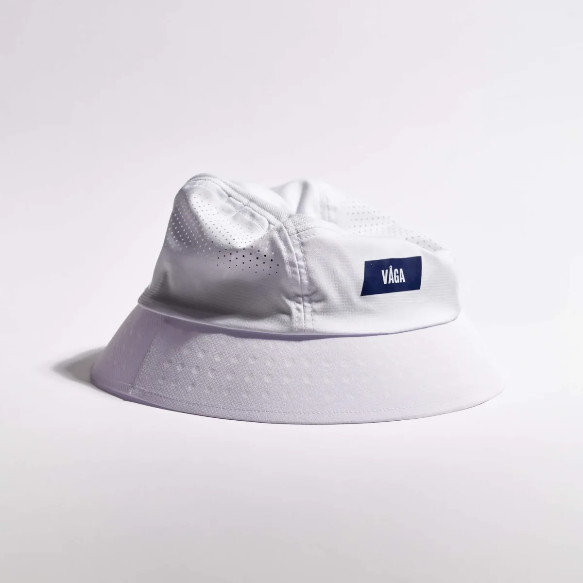 VÅGA FEATHER BUCKET HAT - WHITE - Image 2