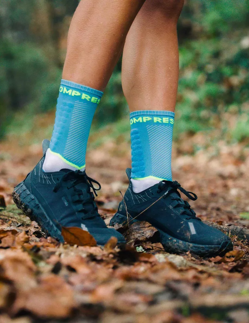 Compressport Ultra Trail Low Socks - Norse Blue / Neon Green - Image 5